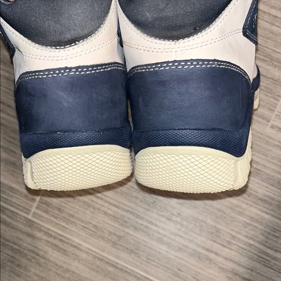 Marc Ecko Men’s Dark Blue/Beige Sneakers - Picture 6 of 12